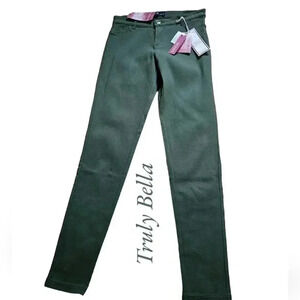 Truly Bella Pants 7 NWT